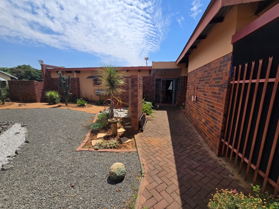 4 Bedroom Property for Sale in Universitas Free State